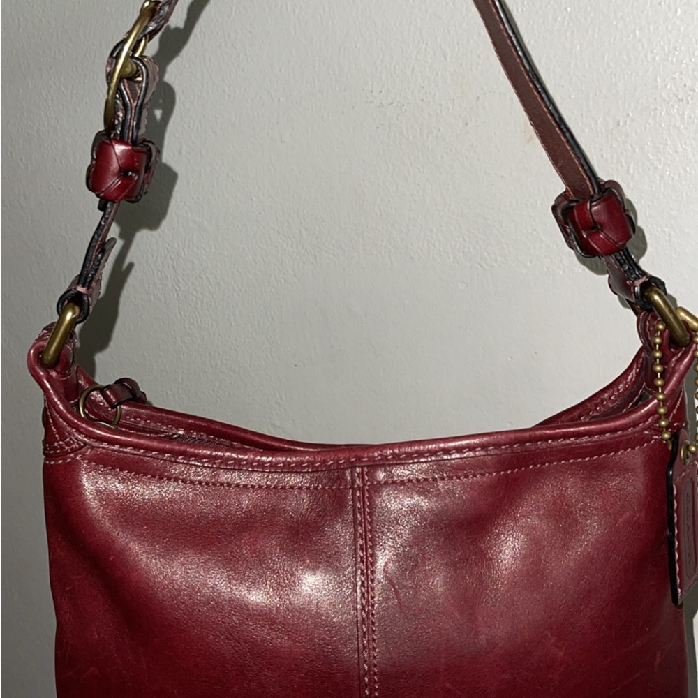 Elegant Red Leather Shoulder Bag